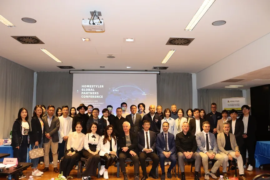 米蘭掀起&ldquo;3D+AI&rdquo;科技熱潮，居然之家攜手居然設(shè)計家亮相第62屆米蘭國際家具展